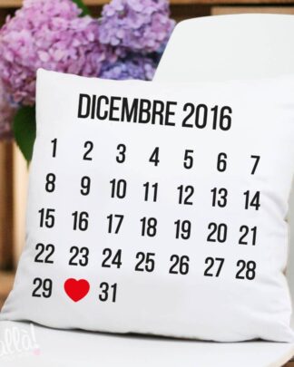 Cuscino Personalizzato con Calendario Mese dell'Anniversario e Cuoricino