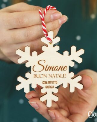Decorazione di Legno da Appendere all'Albero di Natale Personalizzata - Fiocco di Neve