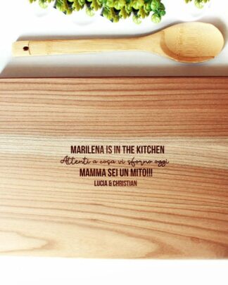 Tagliere Personalizzabile "Mamma è in Cucina" - Idea Regalo Festa della Mamma