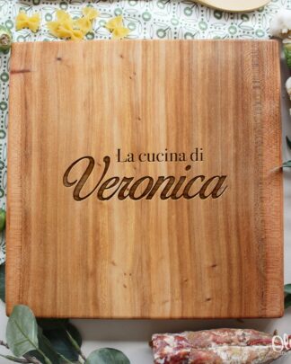 Tagliere in Legno "La Cucina Di" Personalizzabile con il Nome - Idea Regalo Originale