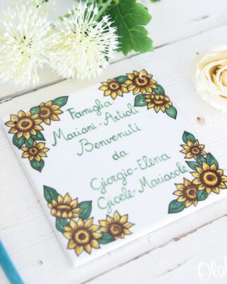 Numero Civico in Ceramica Personalizzabile con Decorazione Girasoli Dipinta a Mano
