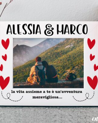Cornice in Legno Personalizzata con Cuori, Nomi e Dedica - Regalo d'Amore per San Valentino o Anniversario