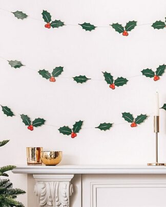 Festone Ghirlanda Natalizia con Foglie di Pungitopo e Bacche Rosse