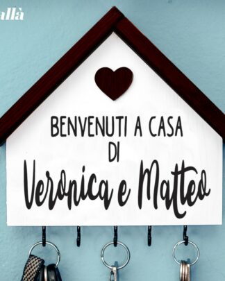 Casetta Appendichiavi in Legno Personalizzata Benvenuti e Nomi