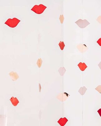 Festone Ghirlanda con Baci e Labbra Rossi da Appendere San Valentino