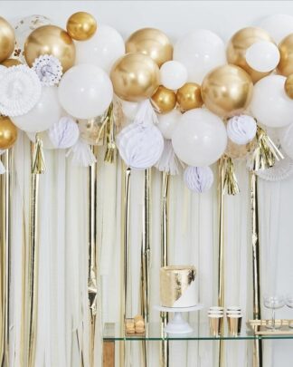 Ghirlanda di Palloncini Oro e Bianchi con Decorazioni 3D in Carta