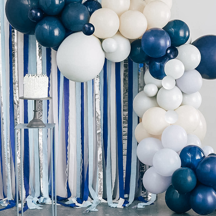 Fondale per Feste in Carta Blu ed Argento - immagine 3