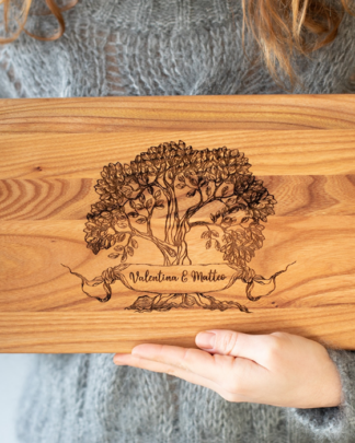 Tagliere Personalizzato con Nomi e Albero della Vita - Idea Regalo per San Valentino, Anniversario