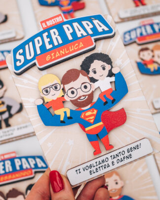 Targhetta in Legno "Il Nostro Super Papà" con Omini Personalizzabili - Idea Regalo Festa del Papà