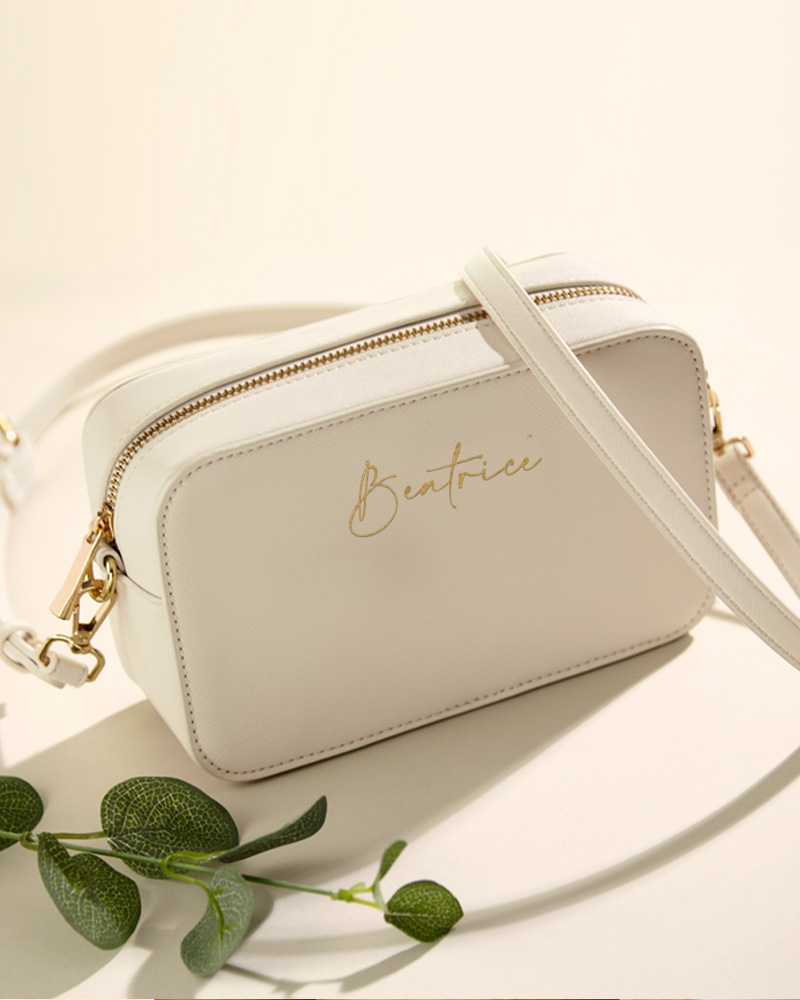 pochette-tracolla-ecopelle-bianca-nomne-oro-personalizzata