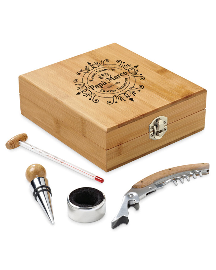 Kit da Sommelier in Legno Con Incisione Effetto Vintage "Esperto Sommelier" Personalizzabile con Nome, Anno e Dedica - Idea Regalo Elegante per Papà Amanti del Vino, Festa del Papà, Compleanno - immagine 5