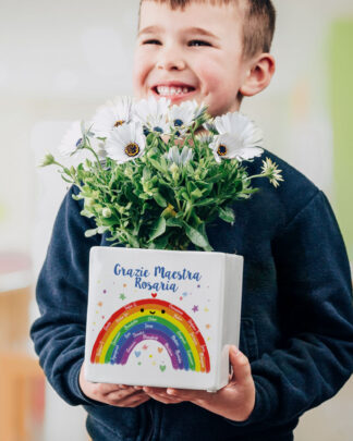 Vaso in Ceramica Personalizzato per Maestre  "Grazie Maestra" con Arcobaleno, Nomi degli Alunni e Dedica - Idea Regalo per Maestre, Regalo di Classe, Fine Anno Scolastico
