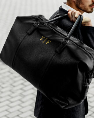 Borsone da Viaggio a Spalla in Ecopelle Nera Personalizzato con Iniziali - Idea Regalo per Chi Viaggia Spesso, Regalo per la Laurea, Regalo per Lui