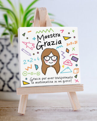 Piastrella di Ceramica Personalizzata per la Maestra di Matematica con Nome, Dedica e Omino Stilizzato – Idea Regalo Maestra, Fine Anno Scolastico