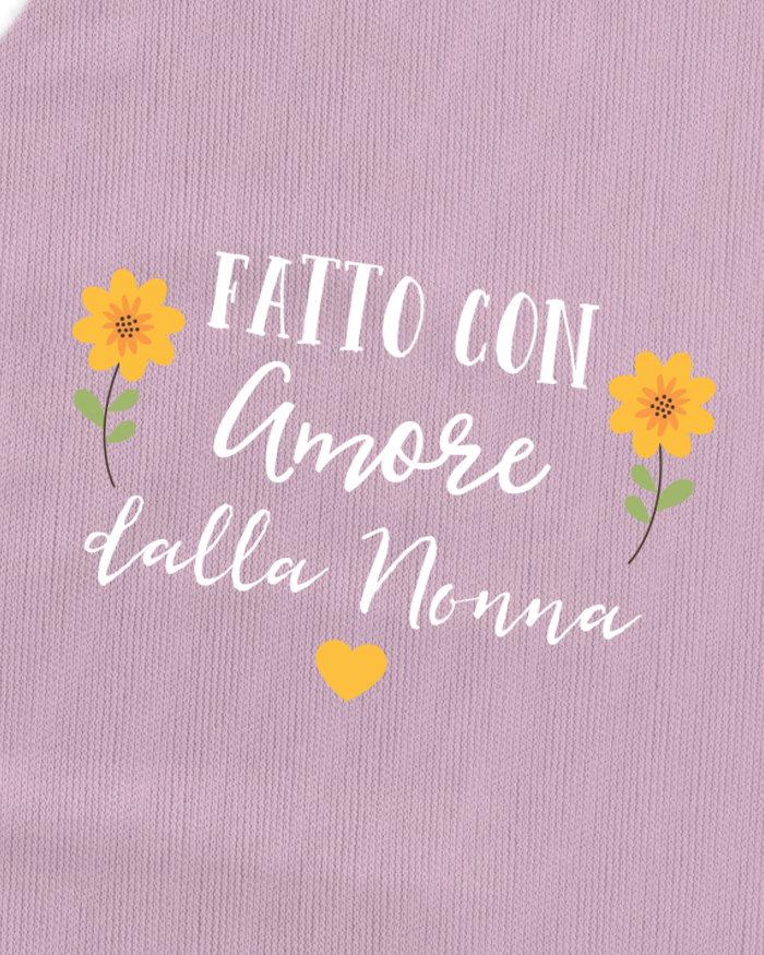 Grembiule da Cucina Personalizzato con Dedica, Cuoricini e Motivi Floreali "Fatto con Amore dalla Nonna" - Idea Regalo per Nonni che Amano Cucinare, Festa dei Nonni - immagine 9