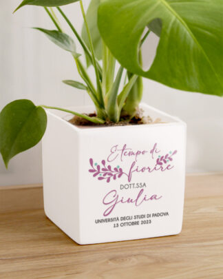 Vaso in Ceramica Personalizzato "È Tempo Di Fiorire Dottoressa" con Decori Viola - Idea Regalo Laurea Ragazza