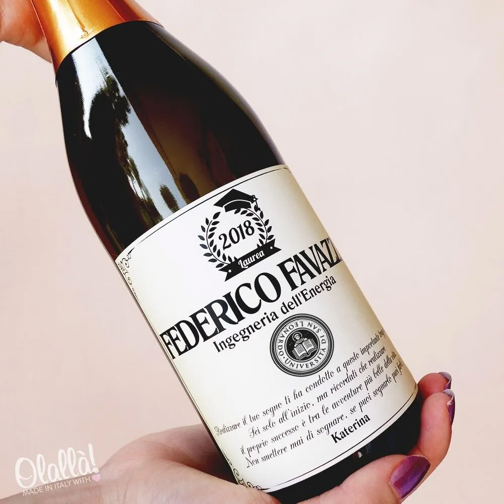 Bottiglia di Vino Personalizzata con Nome, Dedica e Università - Idea Regalo per Laurea - immagine 2