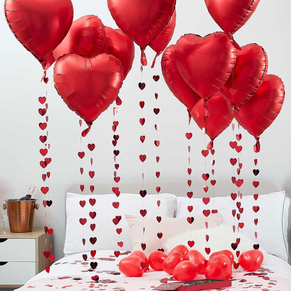 cuori-palloncini-decorazione-amore-letto
