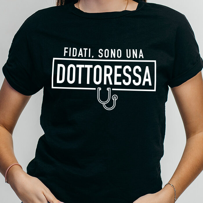 maglietta-regalo-laurea-dottoressa