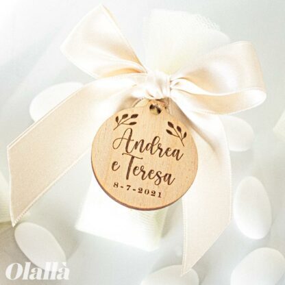 sacchettino-portaconfetti-personalizzato-tag-legno-matrimonio-tondo-nastro-raso