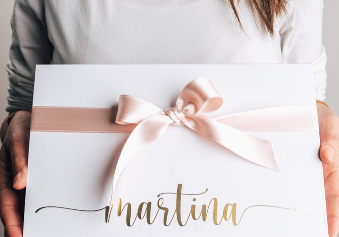 scatola-gift-box-con-nome-personalizzata-bianco-oro